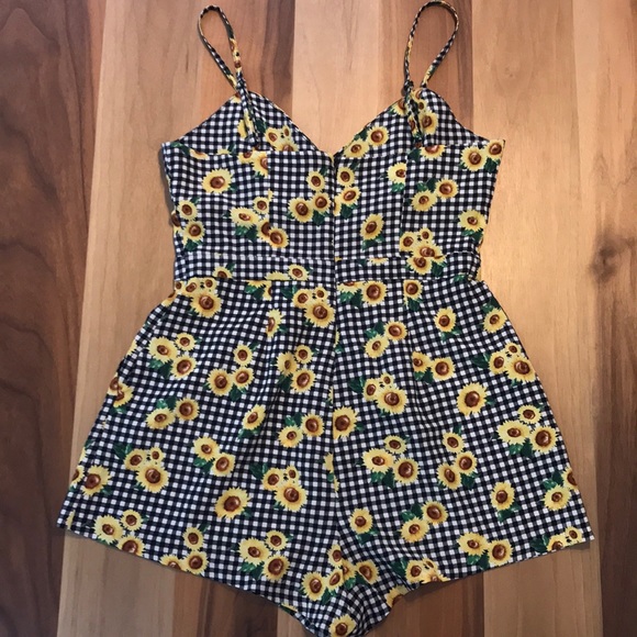 Forever 21 romper - Picture 2 of 5